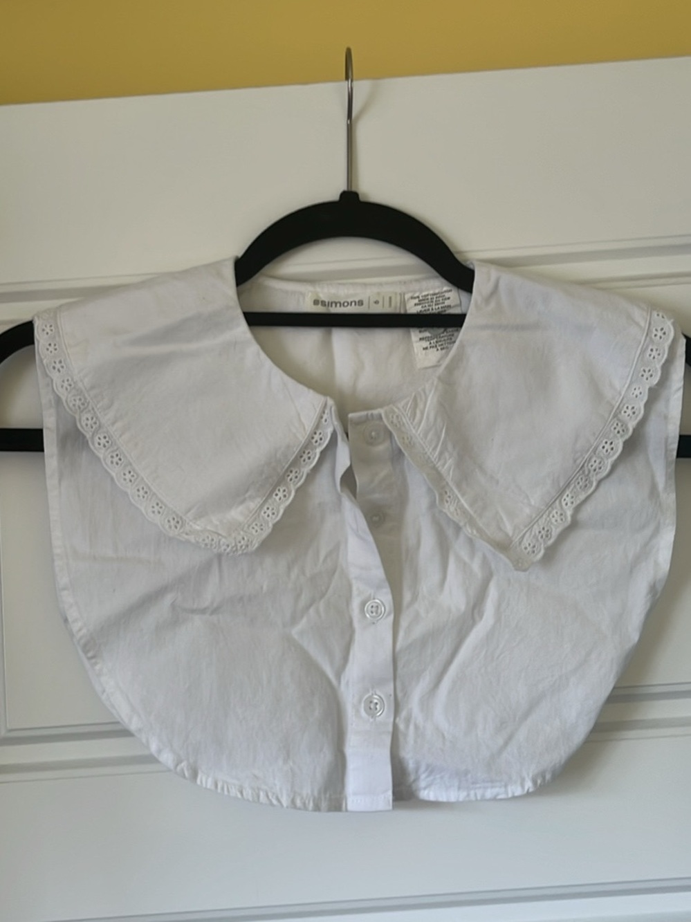 Faux Collar with lace trim